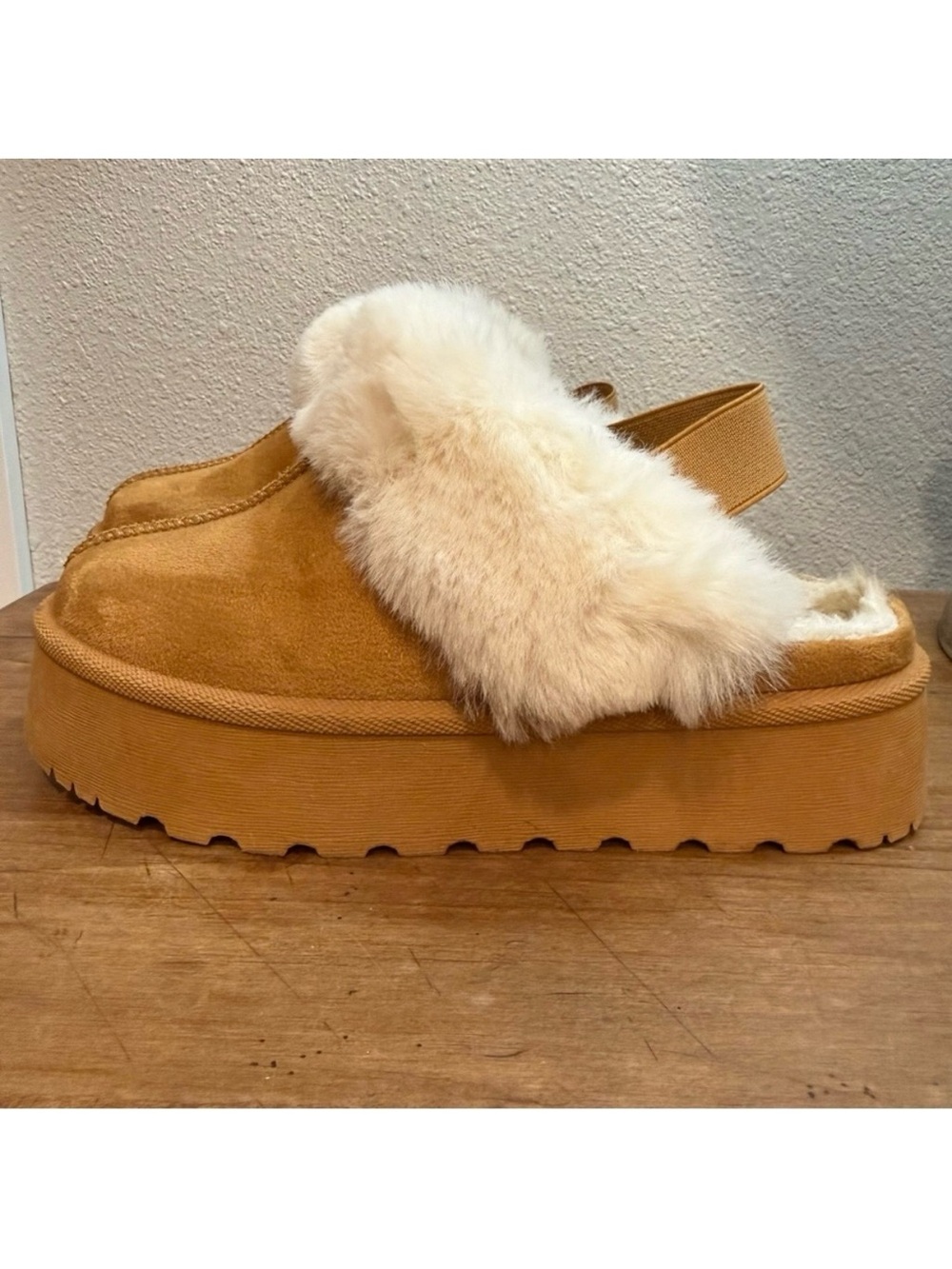 Steve Madden Faux Fur Platform Slingback Clogs Tan Cream Size 6 Like New